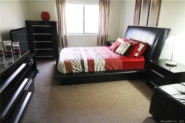 $2,150 | 14 Newtown Road, Unit A19, Danbury, CT 06810