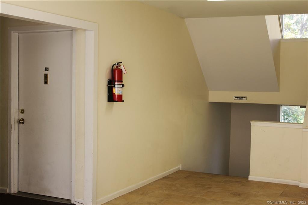 14 Newtown Road, Unit A19 Danbury, CT 06810 - Photo 3 of 32