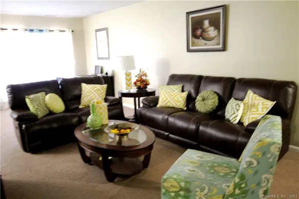 $2,150 | 14 Newtown Road, Unit A19, Danbury, CT 06810