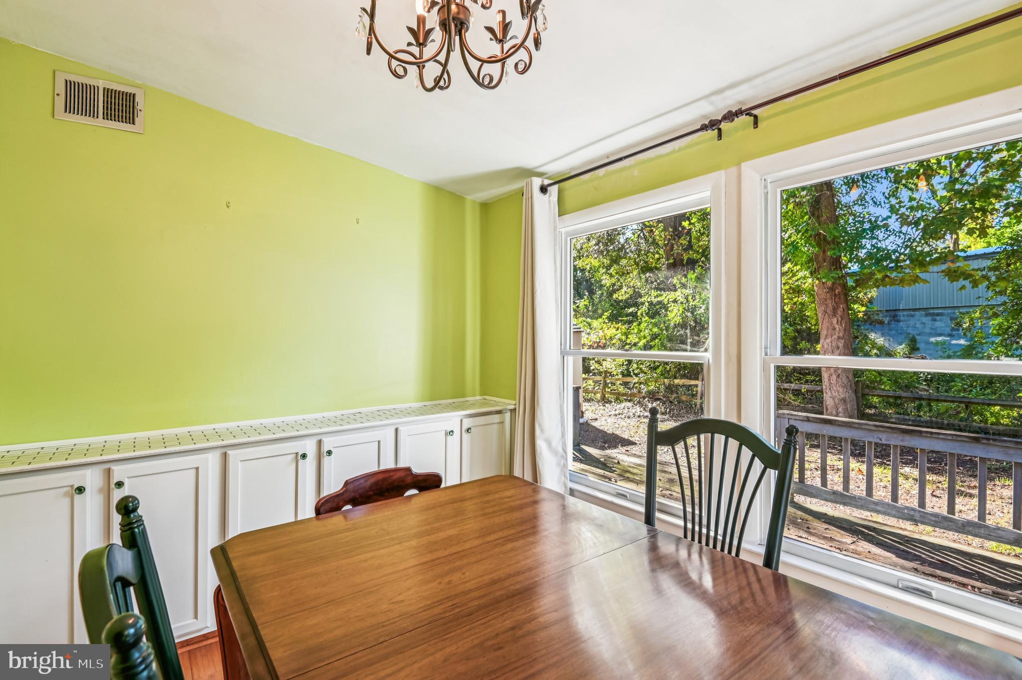 575 6th Street Pasadena, MD 21122 - Photo 11 of 38 Built in additional storage in dining room