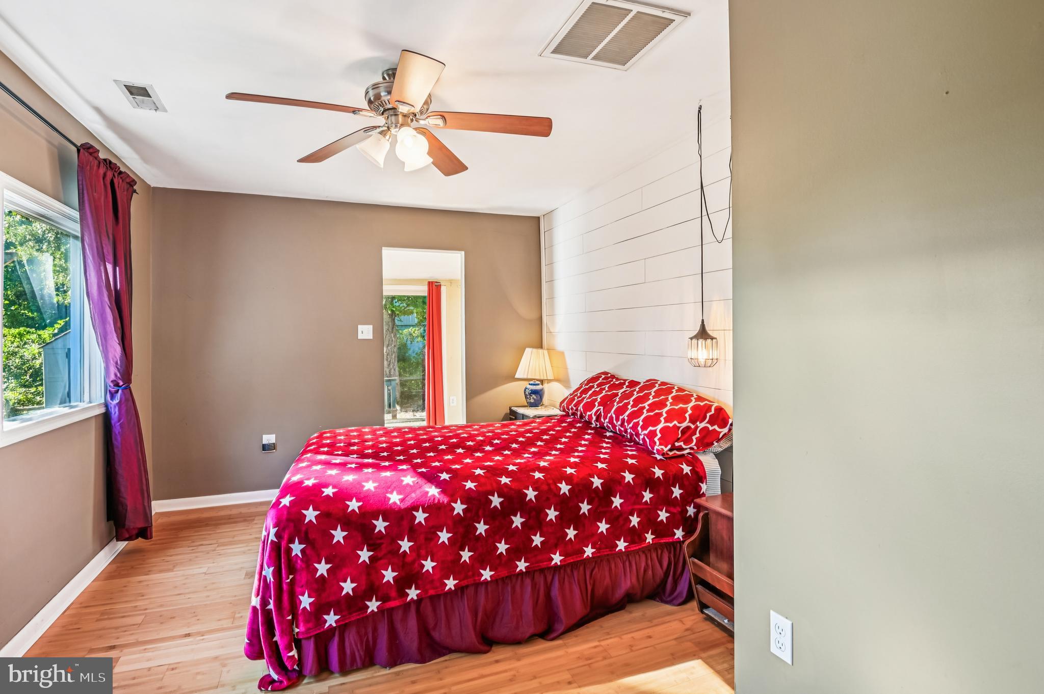 575 6th Street Pasadena, MD 21122 - Photo 13 of 38 Primary bedroom