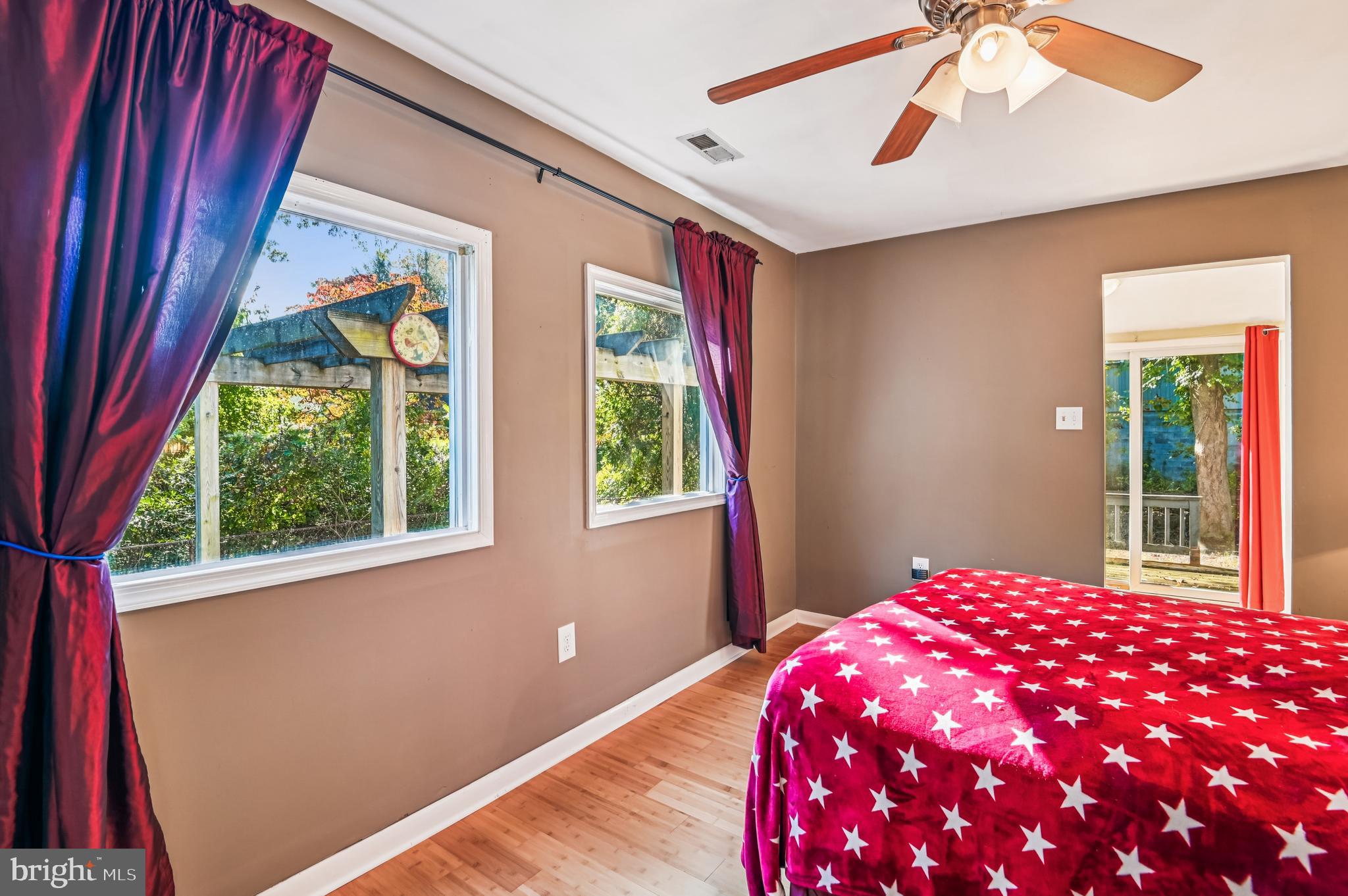 575 6th Street Pasadena, MD 21122 - Photo 15 of 38 Large windows with side yard views