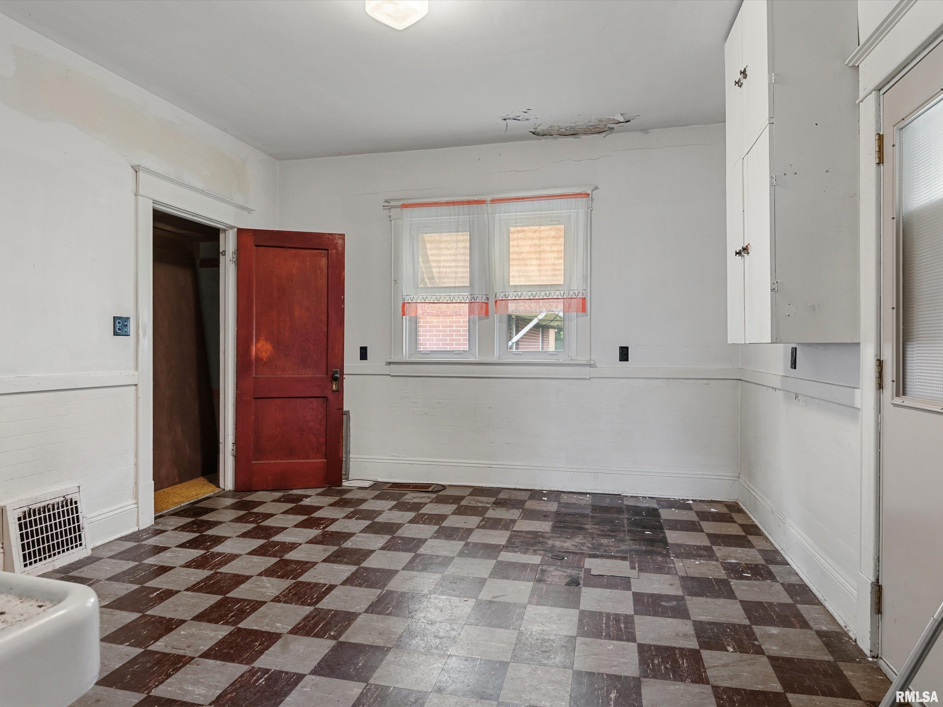 621 Wood Avenue Springfield, IL 62702 - Photo 9 of 21