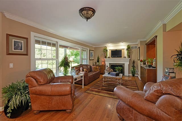 2125 West Tweed Road Inverness, IL 60067 - Photo 4 of 20 Gallery Image 4