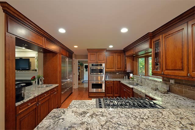 2125 West Tweed Road Inverness, IL 60067 - Photo 6 of 20 Gallery Image 6