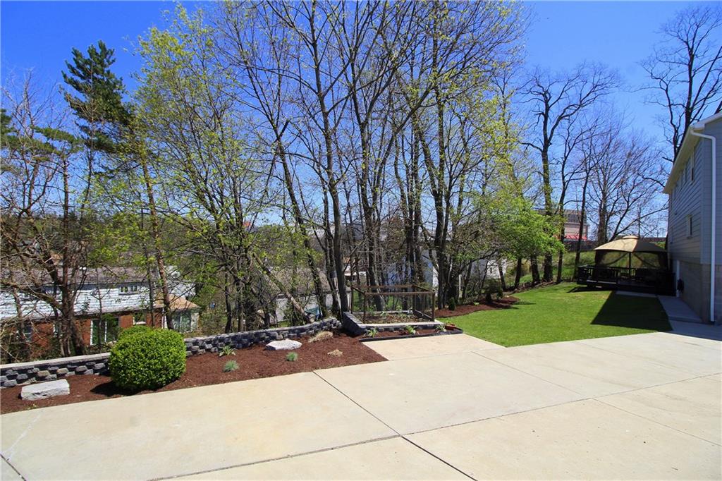 310 Fort Couch Road Pittsburgh, PA 15241 - Photo 24 of 25 Driveway and back yard.