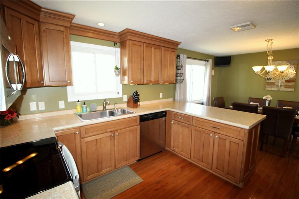 310 Fort Couch Road Pittsburgh, PA 15241 - Photo 6 of 25 Maple cabinetry with stainless steel appliances.