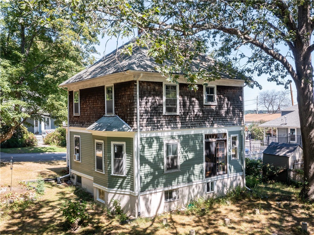 12 Manton Street Warwick, RI 02818 - Photo 27 of 43