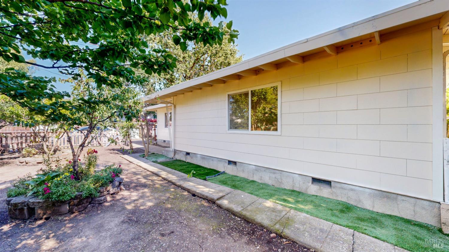 592 South Avenue Santa Rosa, CA 95407 - Photo 5 of 55