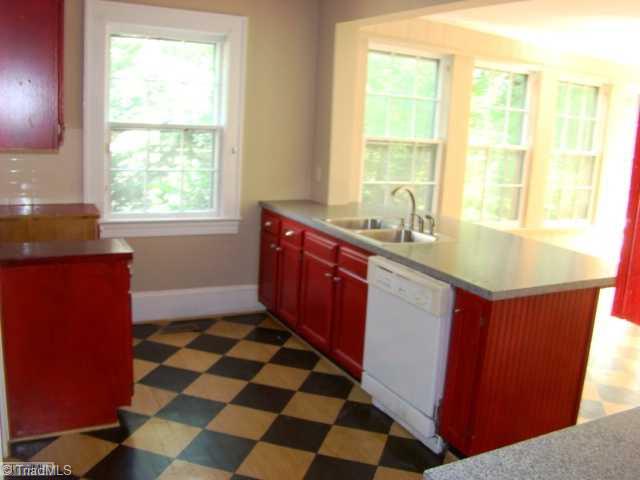 515 South Hawthorne Road Winston-Salem, NC 27103 - Photo 6 of 6 Kitchen.