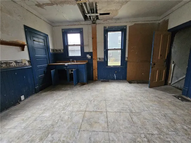 a view of a livingroom with a fireplace