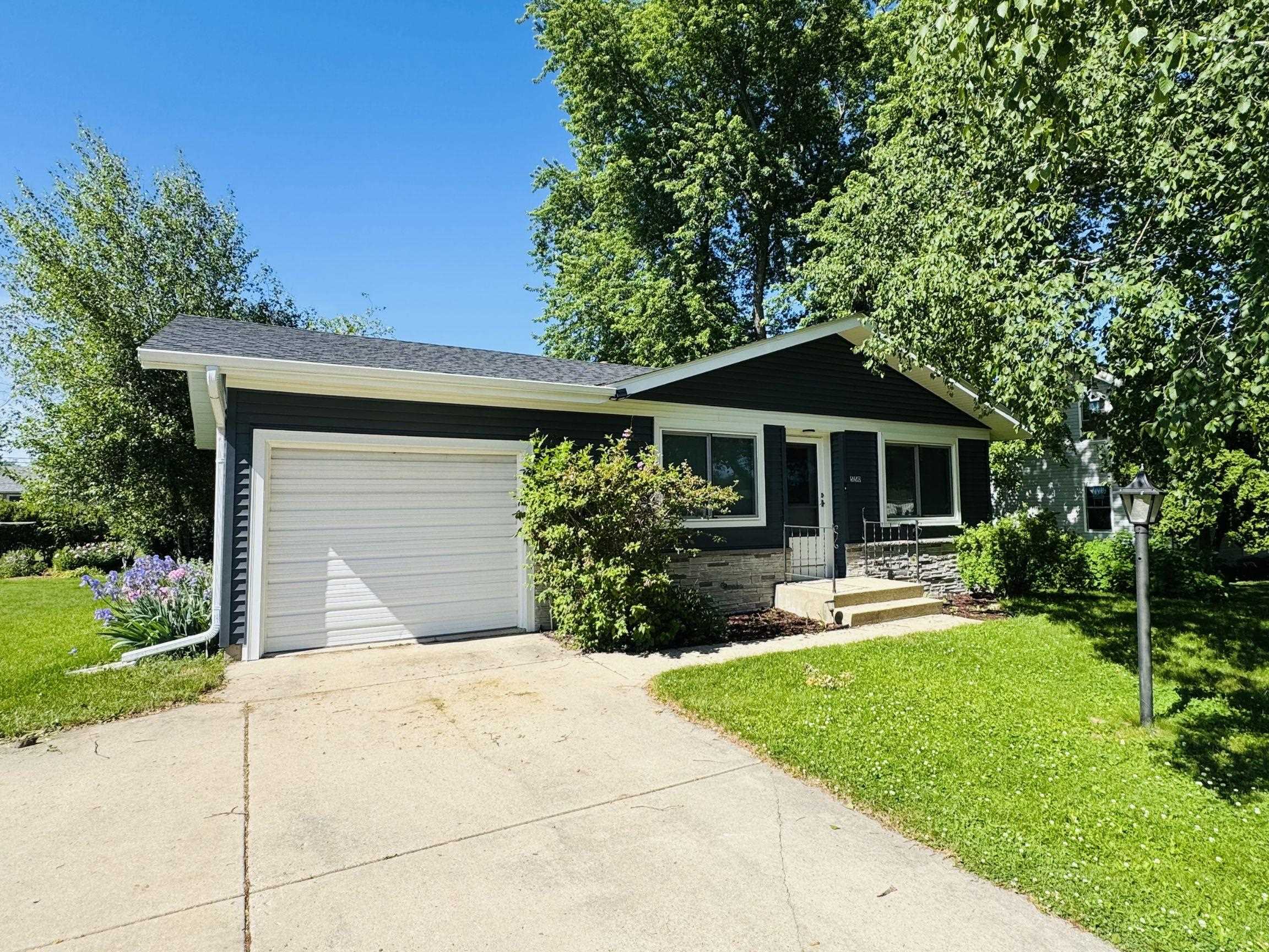 550 Wilson Street Sun Prairie, WI 53590 - Photo 3 of 3