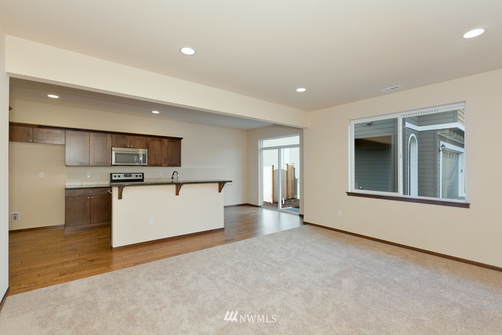 19 197th Street Southeast Bothell, WA 98012 - Photo 4 of 6 Gallery Image 4