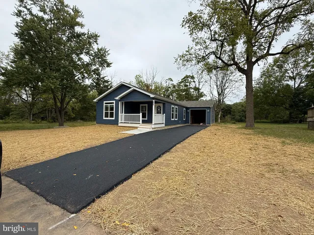 $305,000 | 655 Roseann Lane, Sellersville, PA 18960