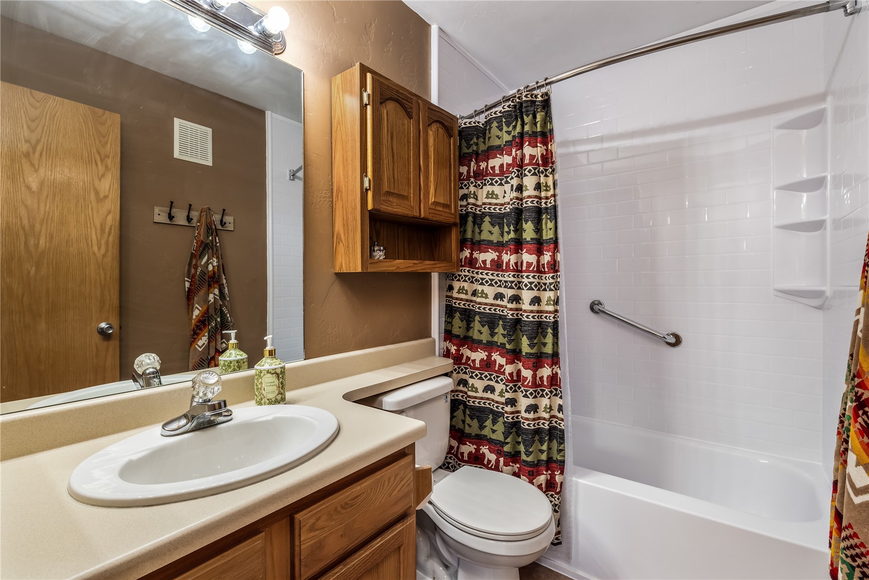 14 Crystal, Unit C14 Dillon, CO 80435 - Photo 22 of 40 Primary Bathroom