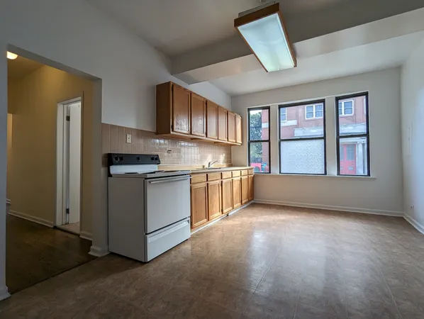 $2,395 | 3145 West Medill Avenue, Unit 1, Chicago, IL 60647