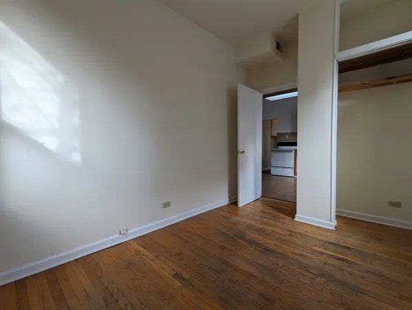 $2,395 | 3145 West Medill Avenue, Unit 1, Chicago, IL 60647