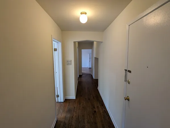 $2,395 | 3145 West Medill Avenue, Unit 1, Chicago, IL 60647