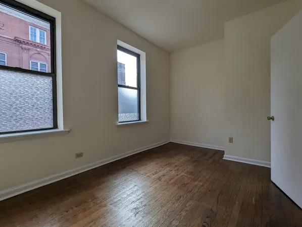 $2,395 | 3145 West Medill Avenue, Unit 1, Chicago, IL 60647