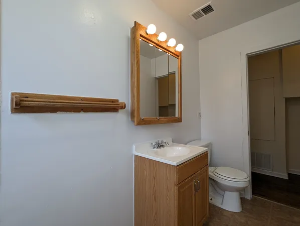 $2,395 | 3145 West Medill Avenue, Unit 1, Chicago, IL 60647