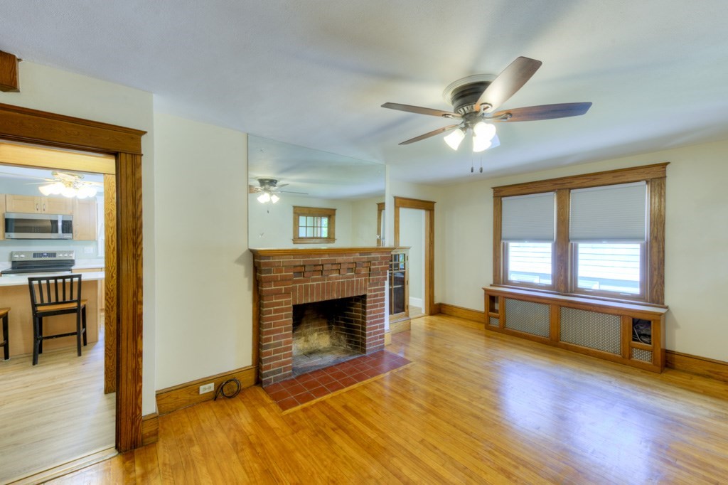 148 Whitmarsh Avenue Worcester, MA 01606 - Photo 6 of 34
