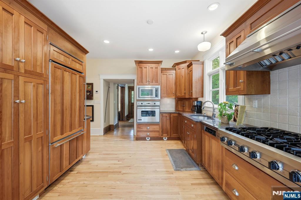283 Highwood Avenue Ridgewood, NJ 07450 - Photo 12 of 48