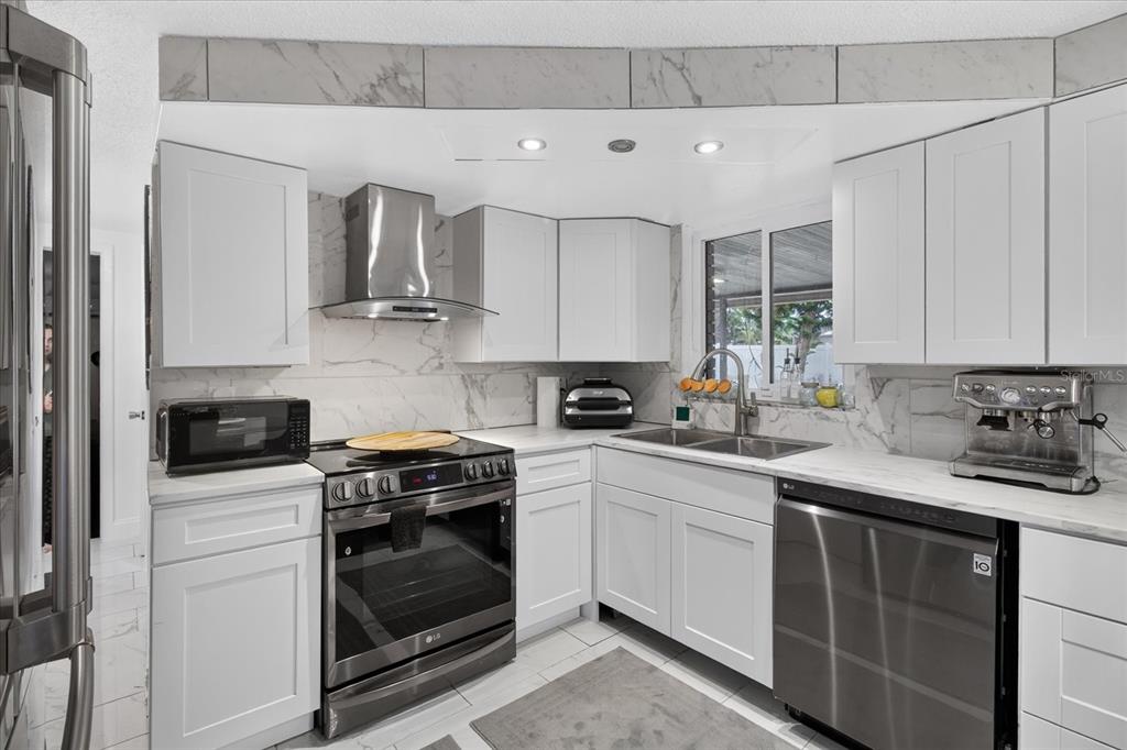 9440 Rainbow Lane Port Richey, FL 34668 - Photo 23 of 78 Gallery Image 23