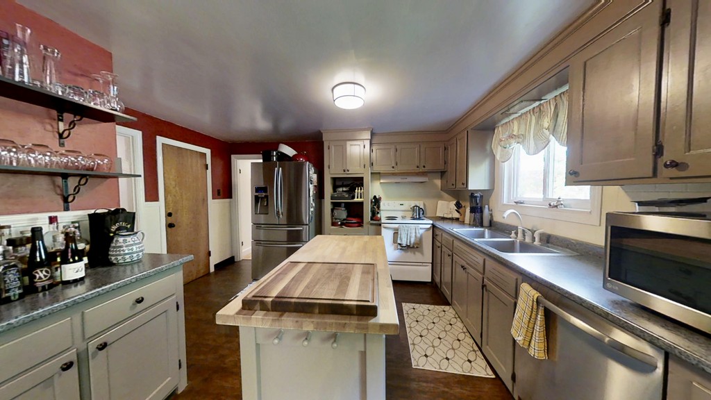 6 Magnolia Road Methuen, MA 01844 - Photo 8 of 20 Gallery Image 8
