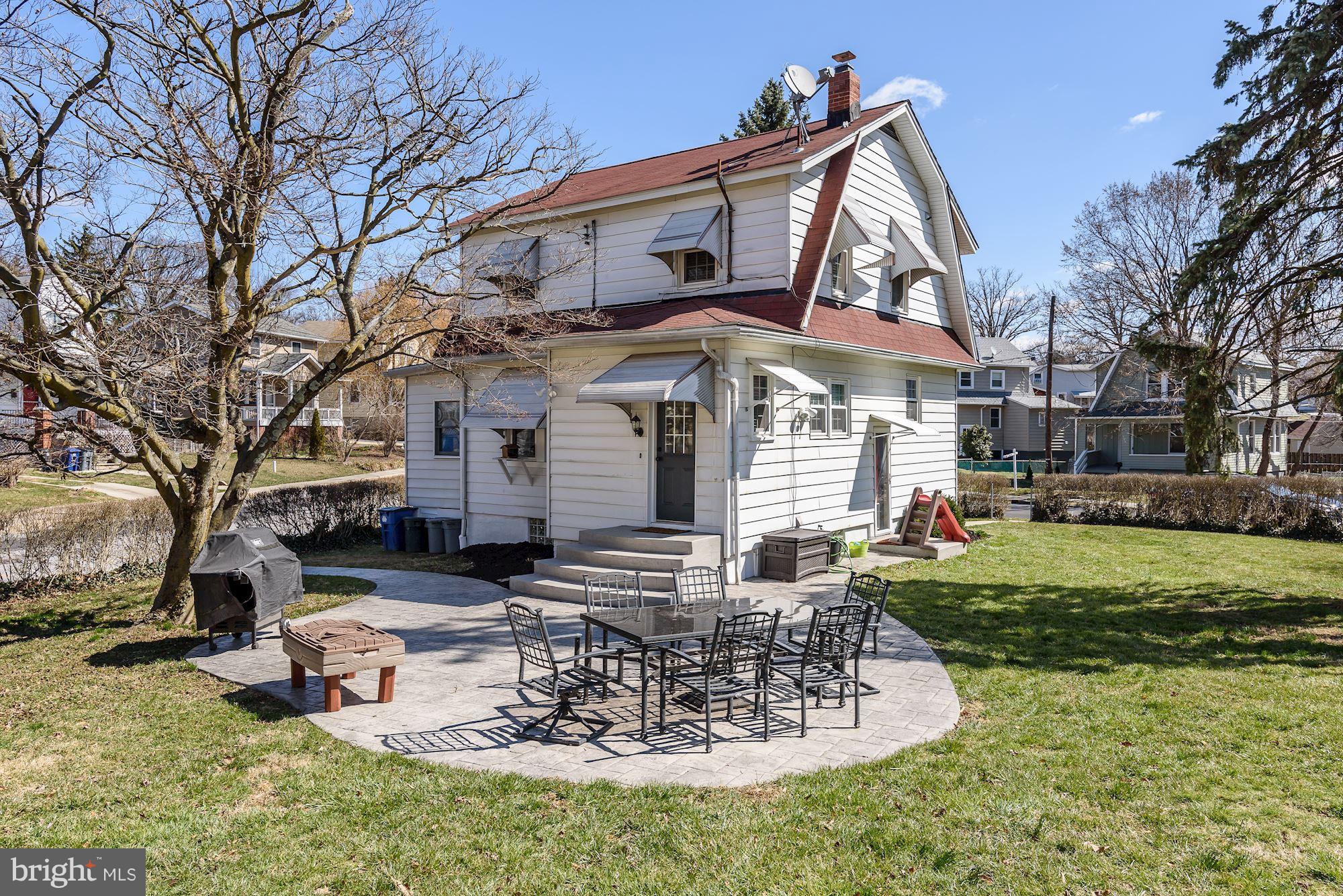 6318 Banbury Road Baltimore, MD 21212 - Photo 2 of 30 a view of a house with backyard