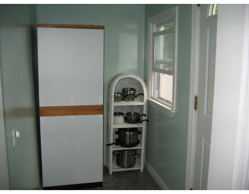 56 Baker Road Everett, MA 02149 - Photo 16 of 28