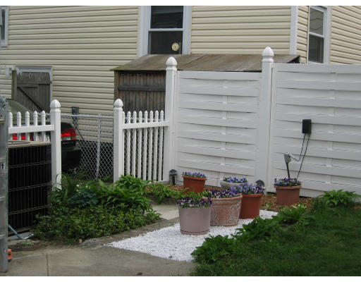 56 Baker Road Everett, MA 02149 - Photo 6 of 28