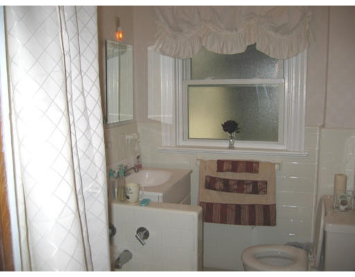 56 Baker Road Everett, MA 02149 - Photo 10 of 28