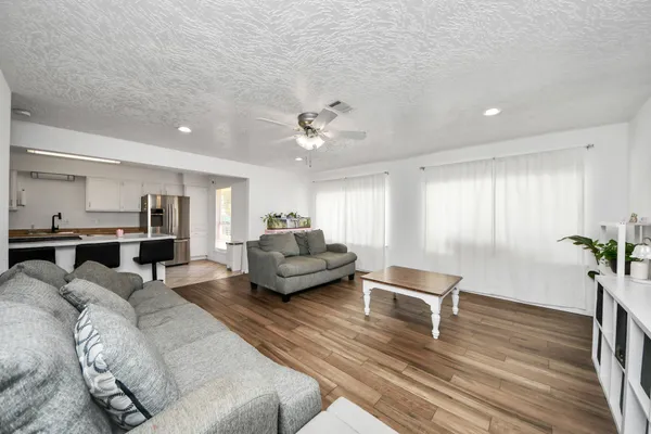 $1,900 | 7414 Battlewood Drive, Houston, TX 77040