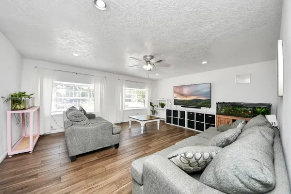 $1,800 | 7414 Battlewood Drive, Houston, TX 77040