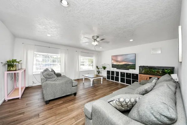 $1,900 | 7414 Battlewood Drive, Houston, TX 77040