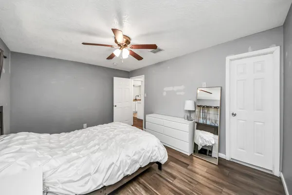 $1,900 | 7414 Battlewood Drive, Houston, TX 77040