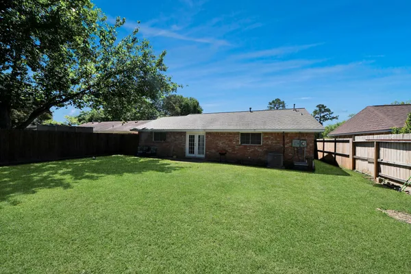 $1,900 | 7414 Battlewood Drive, Houston, TX 77040