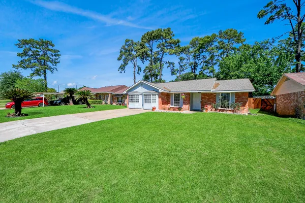 $1,900 | 7414 Battlewood Drive, Houston, TX 77040