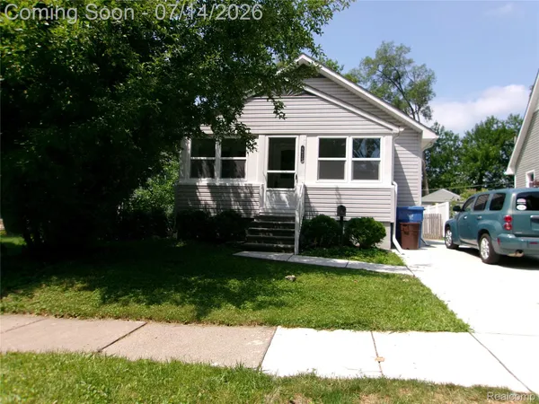 $159,900 | 5620 Hipp Street, Dearborn Heights, MI 48125