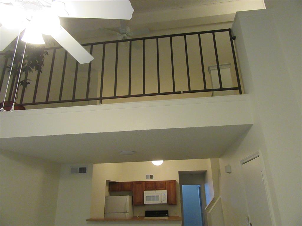 13211 Emily Road, Unit 1211 Dallas, TX 75240 - Photo 4 of 11