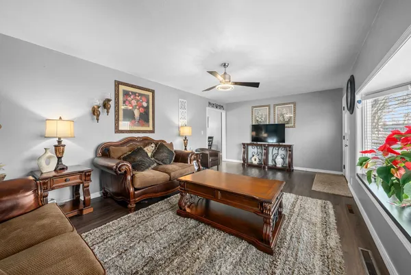 $305,000 | 1101 7th Avenue Southwest, Pipestone, MN 56164