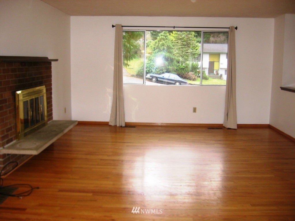 613 219th Place Southwest Bothell, WA 98021 - Photo 3 of 9