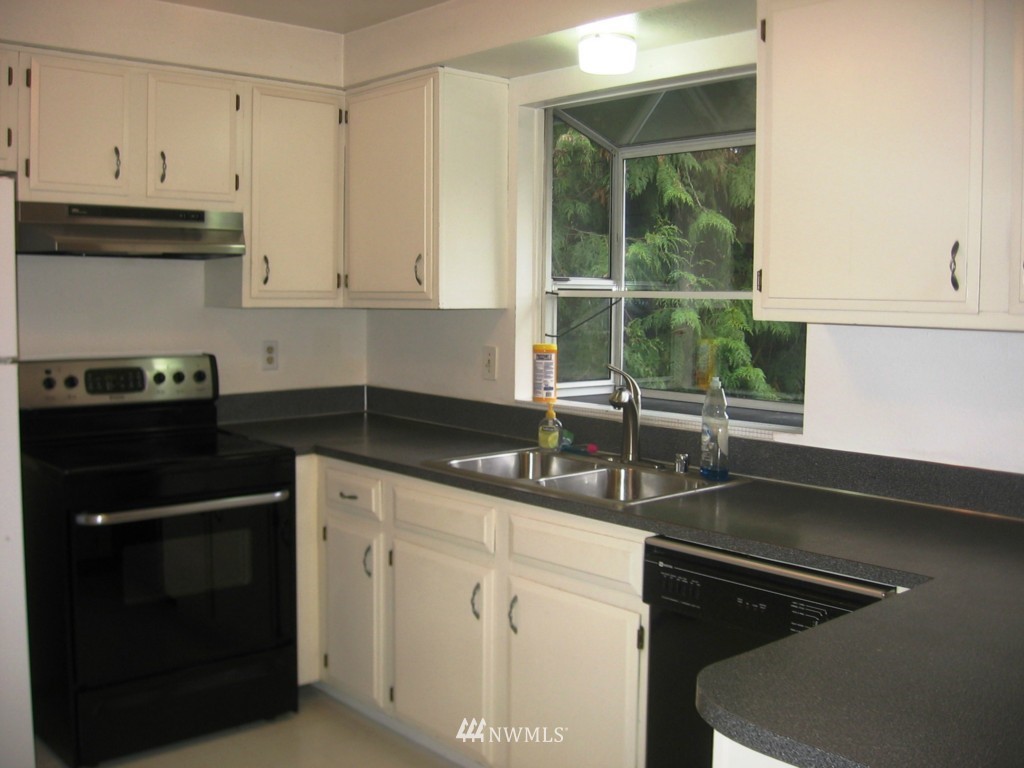 613 219th Place Southwest Bothell, WA 98021 - Photo 4 of 9