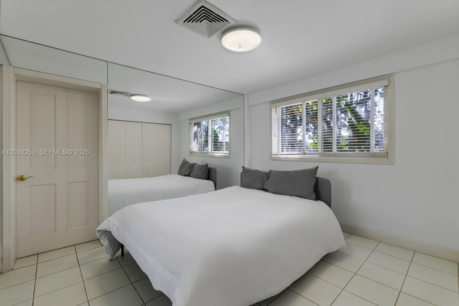 6500 North Bay Road Miami Beach, FL 33140 - Photo 36 of 41