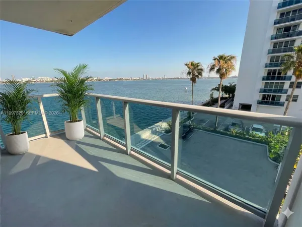 $2,500 | 7501 East Treasure Drive, Unit 3D, North Bay Village, FL 33141