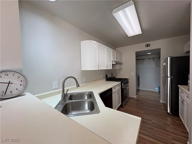 $1,750 | 7931 Trea Avenue, Las Vegas, NV 89147