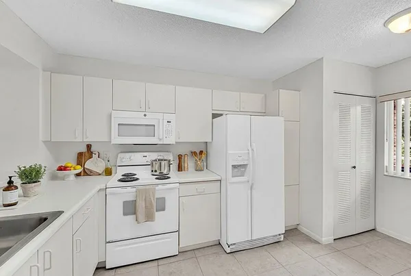 $159,000 | 9537 Weldon Circle, Unit 202, Fort Lauderdale, FL 33321