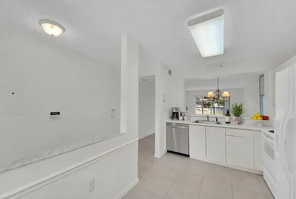 $159,000 | 9537 Weldon Circle, Unit 202, Fort Lauderdale, FL 33321