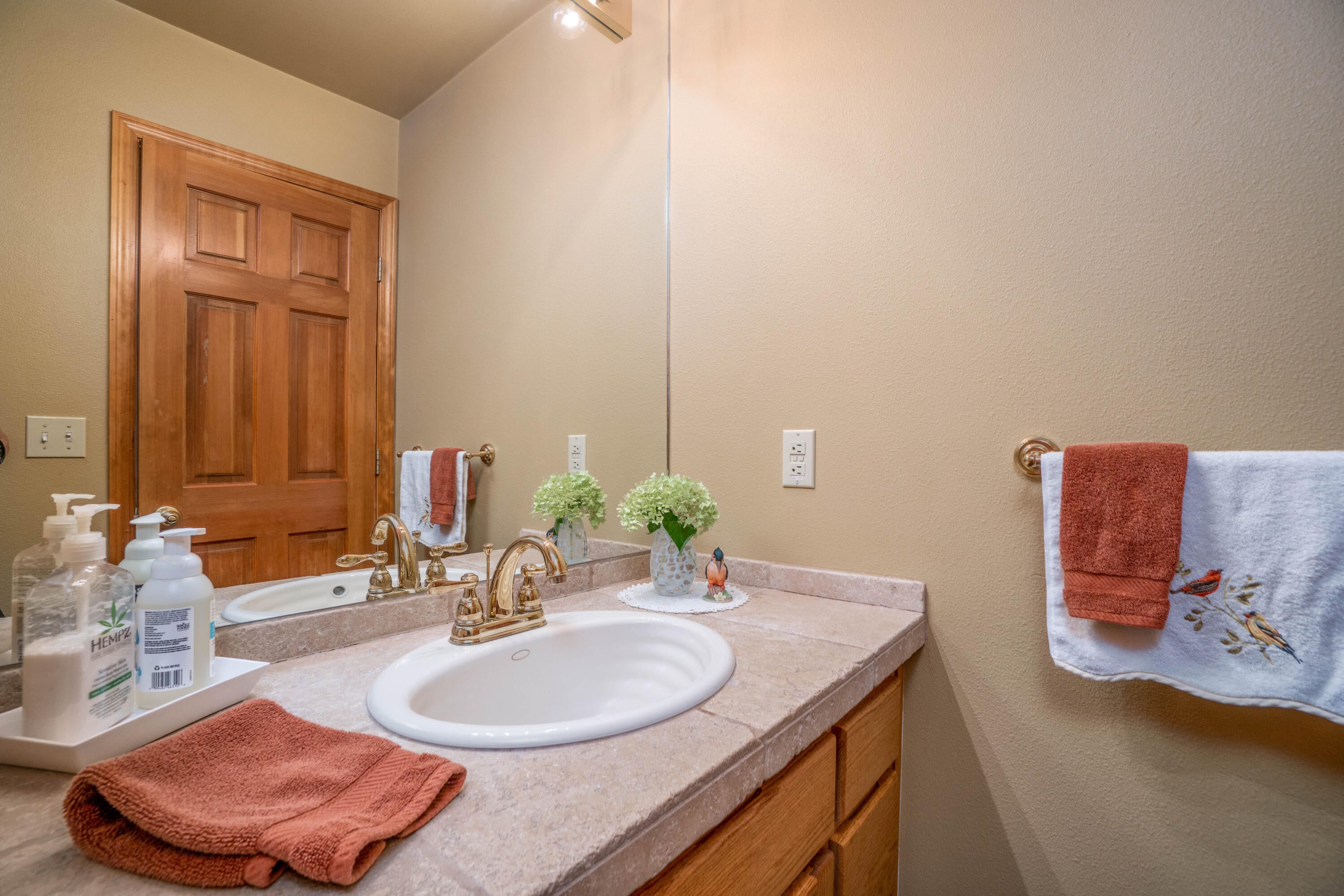 60905 Jennings Road Bend, OR 97702 - Photo 9 of 41 Lower Level 1/2 Bath