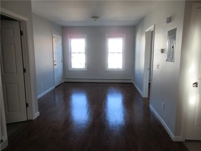 $1,400 | 379 East School Street, Unit 3L, Woonsocket, RI 02895